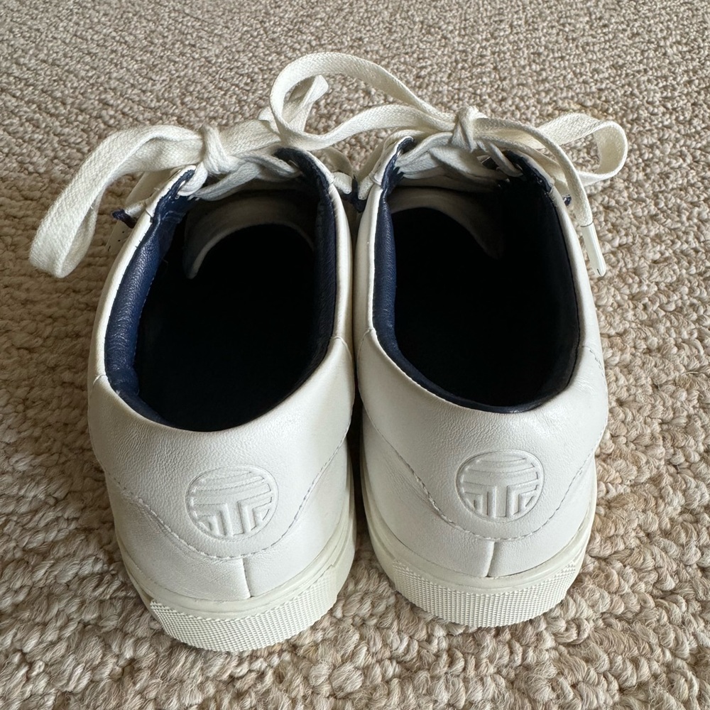 Sneakers - Picture 3 of 4